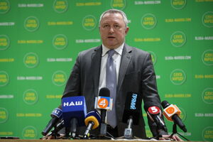 Костин до избрания в Раду работал адвокатом в Одессе