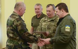 26 добровольцам вручили удостоверения участника боевых действий