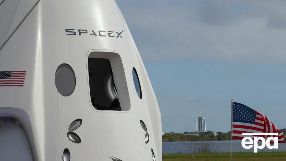 На МКС Dragon пробуде приблизно місяць