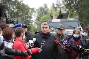 Аваков: Ми не чекаємо, що в нас буде легка ситуація. Ми відповідатимемо агресору і загрозам