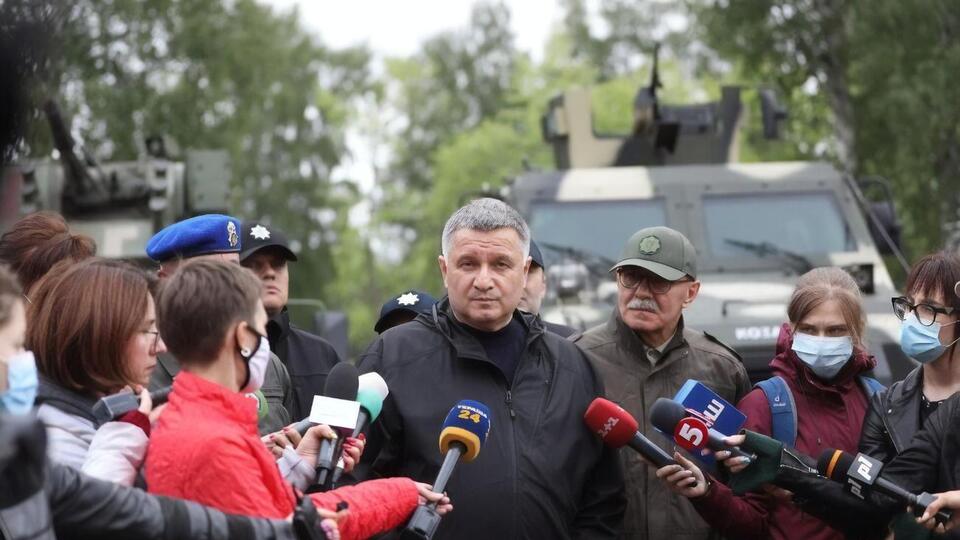 Аваков: Ми не чекаємо, що в нас буде легка ситуація. Ми відповідатимемо агресору і загрозам
