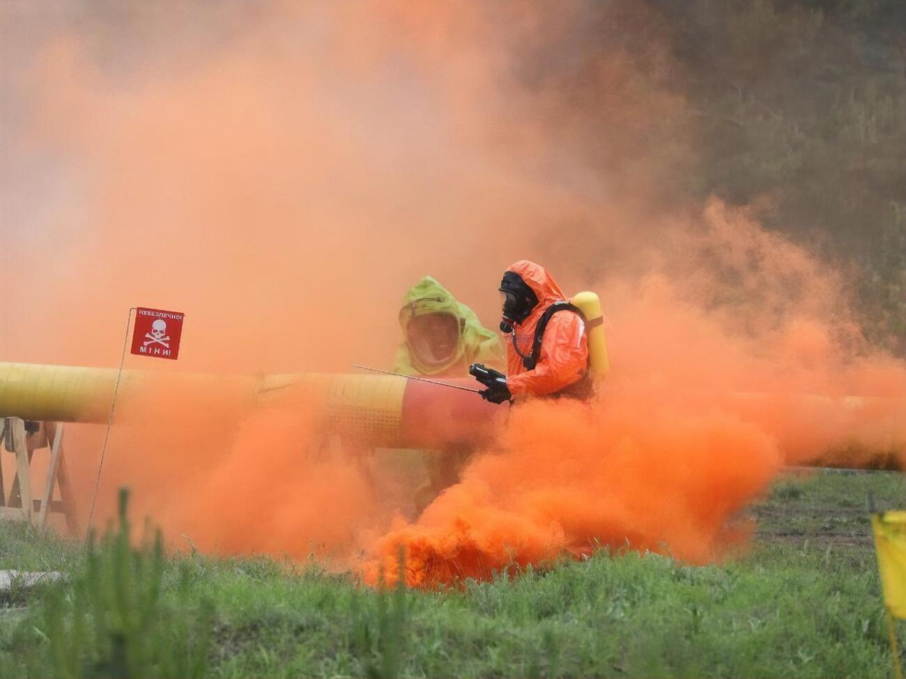 Нападение на блокпост, пожар и утечка химикатов. В Харьковской области прошли учения полиции, ГСЧС и Нацгвардии. Фоторепортаж