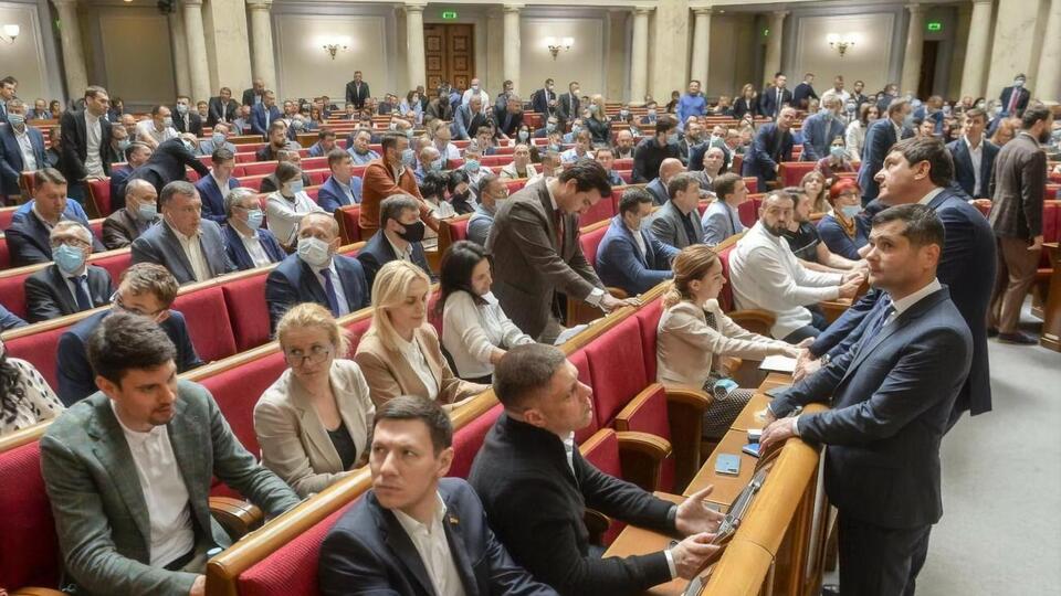 2 червня на розгляд парламенту внесли законопроєкт про олігархів