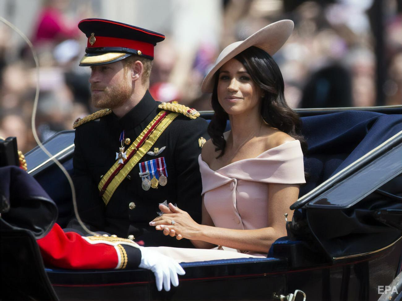 Гарри и Меган вместе с сыном проживают в США