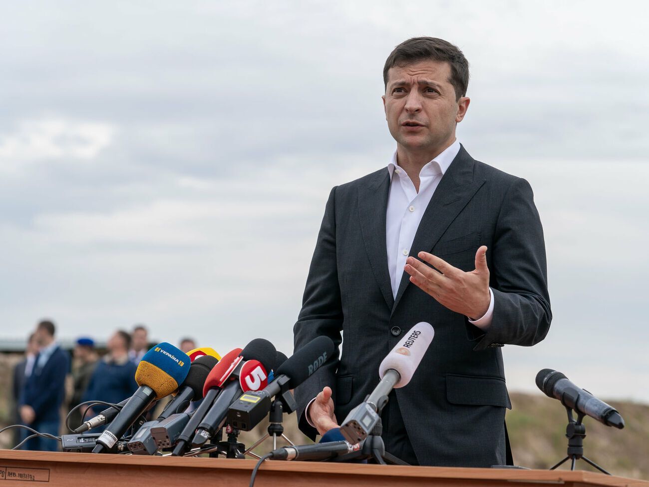 Зеленский: Оружие, которое имеют СМИ, &ndash; это большая ответственность