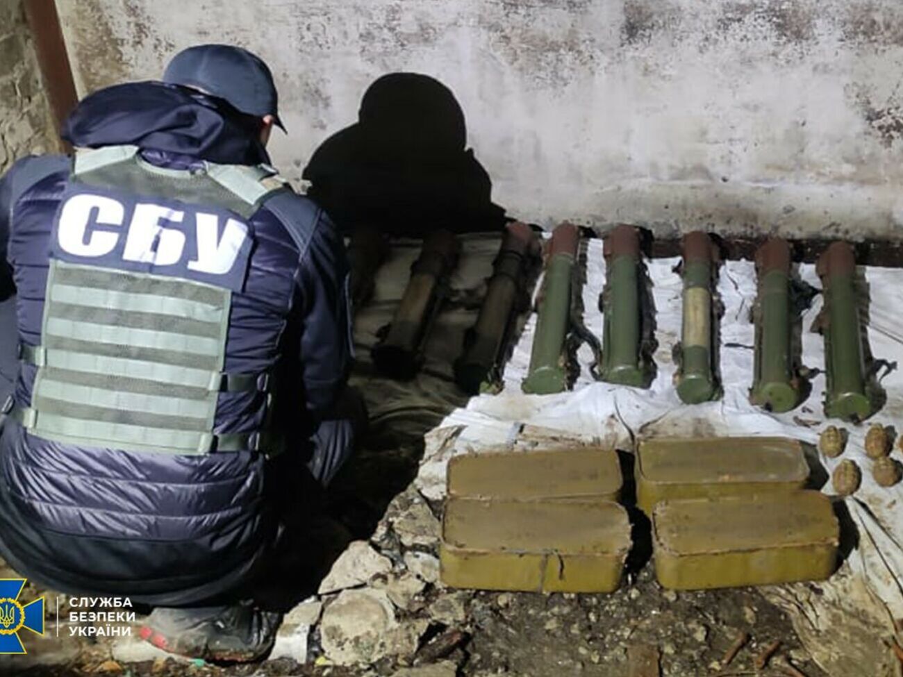 Зі схованки було вилучено 11 РПГ, повідомили в СБУ