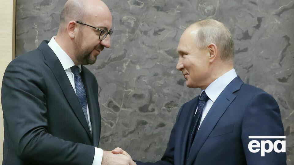 Мишель (слева) подчеркнул долю ответственности РФ за полное выполнение Минских соглашений, Путин (справа) заявил, что киевские власти должны "наладить диалог с Донецком и Луганском"