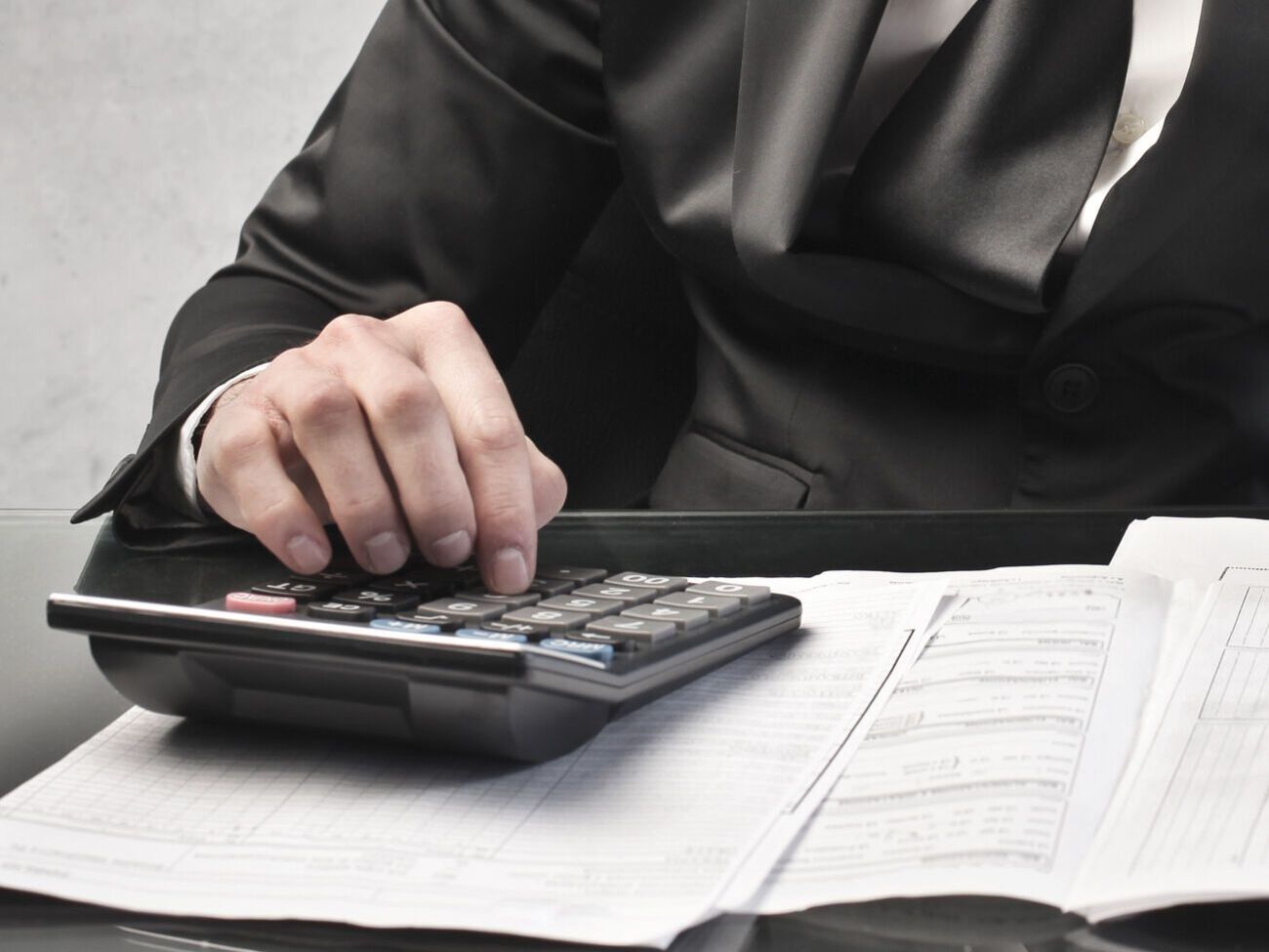 Україна вирішила скористатися високим попитом на свій експорт на світових ринках і підвищити податки для вітчизняних виробників, пише&nbsp;New Europe