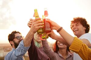 22% українців заявили, що випивають один-два рази на місяць