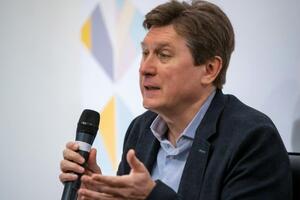 Володимир Фесенко: Швидше за все, це – банальний і примітивний піар лобістів Коболєва