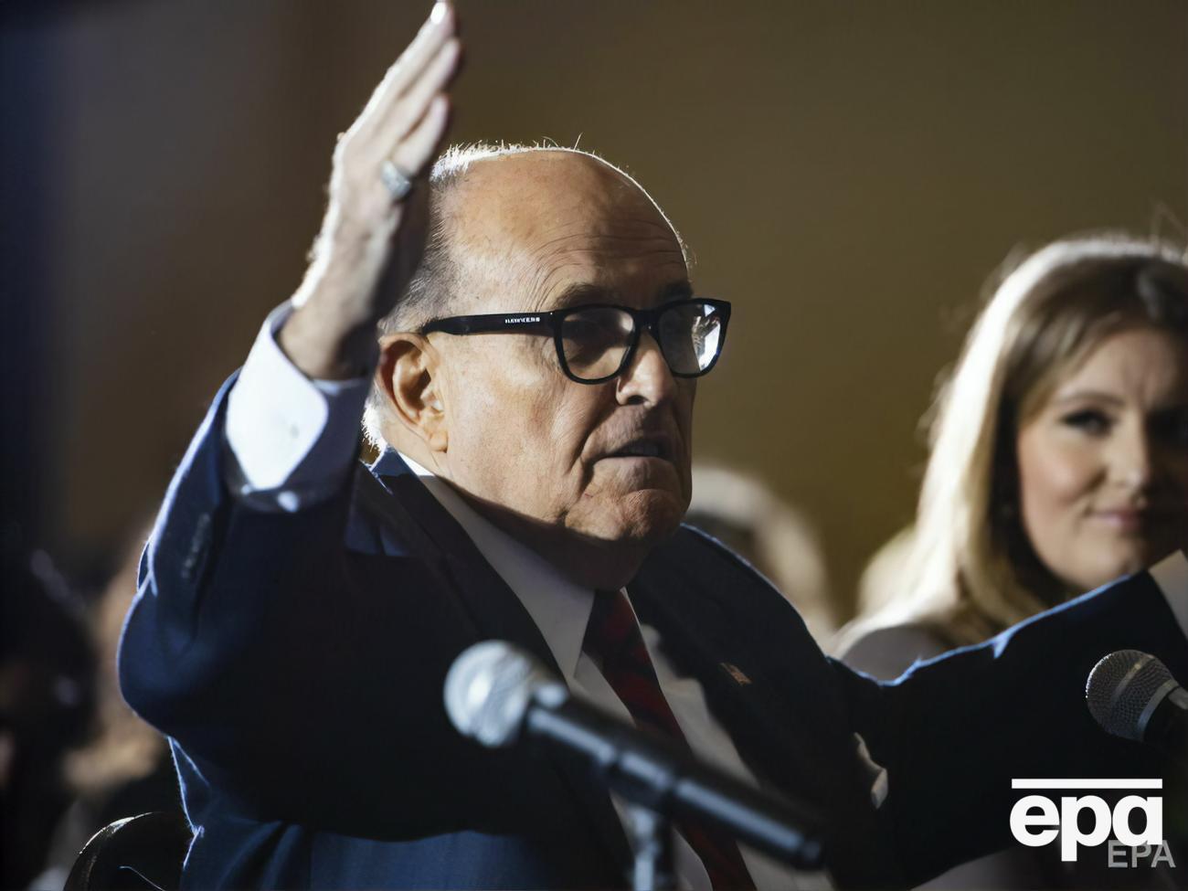 Американские СМИ обнародовали уже третий материал о беседе Джулиани (на фото) и Ермака