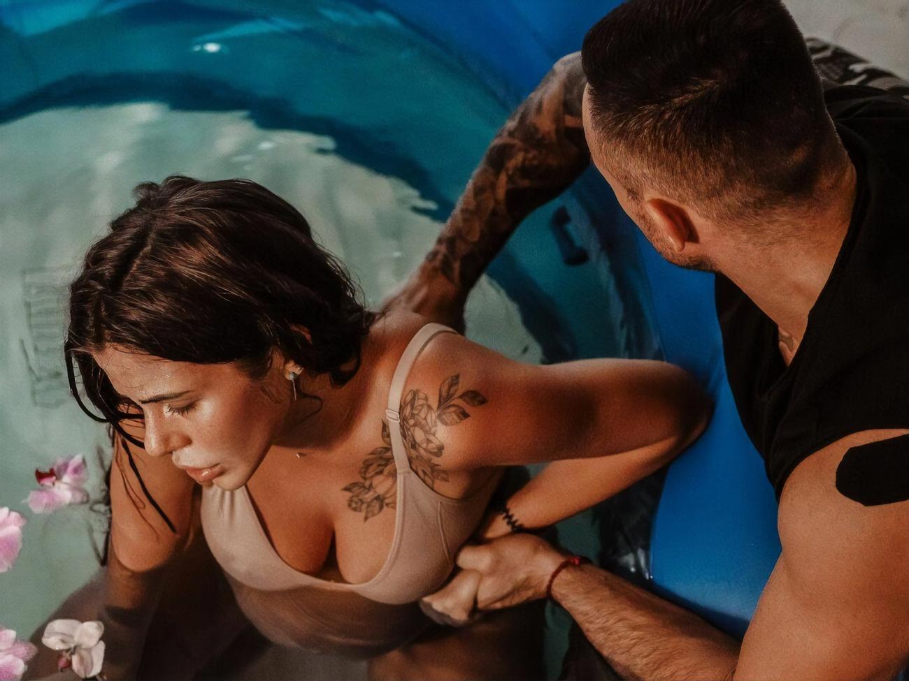 Стужук рожала в присутствии мужа