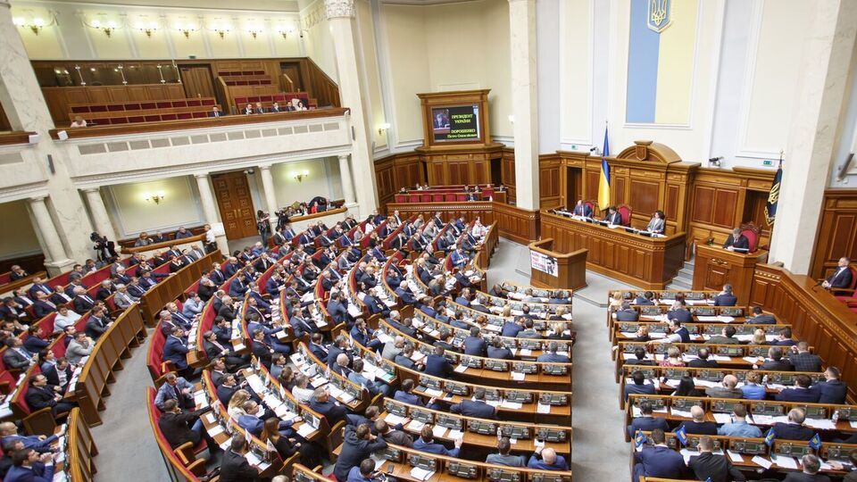 У рейтингу політичних партій в Україні лідирують "Слуга народу", "Європейська солідарність" і "Опозиційна платформа – За життя"