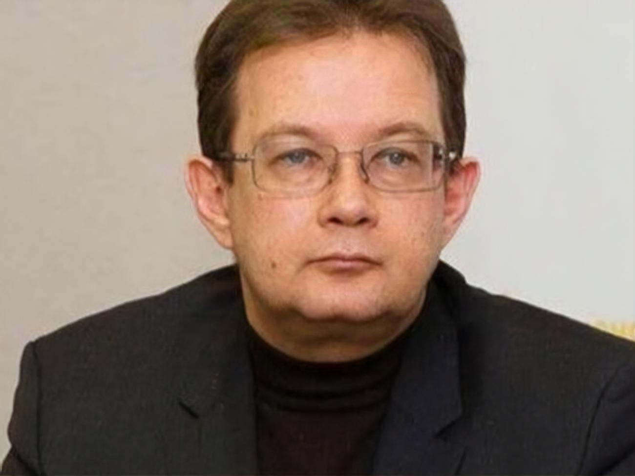 Пендзин отметил, что бывают случаи, когда нелегальным трудовым мигрантам не платят зарплату, люди могут потерять свободу и здоровье