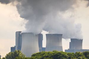 Законопроект о сокращении промышленных выбросов нельзя принимать в нынешней редакции, считает Магомедов