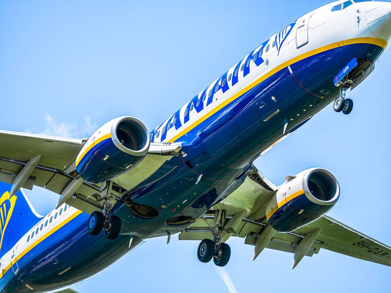 Літак Ryanair, що летів з Афін до Вільнюса, екстрено приземлився в Мінську 23 травня