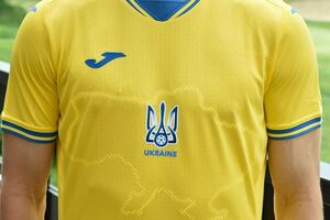 На новой форме сборной Украины карта страны изображена вместе с аннексированным Россией Крымом