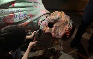 Статуе Райерсона отпилили голову