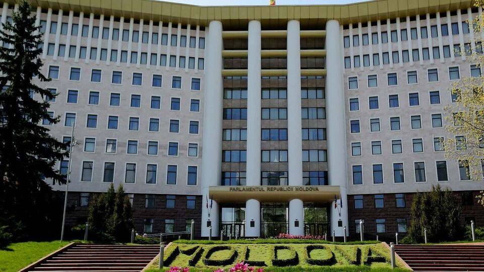 Депутаты парламента Молдовы 8 июня планировали провести онлайн-встречу с украинскими коллегами