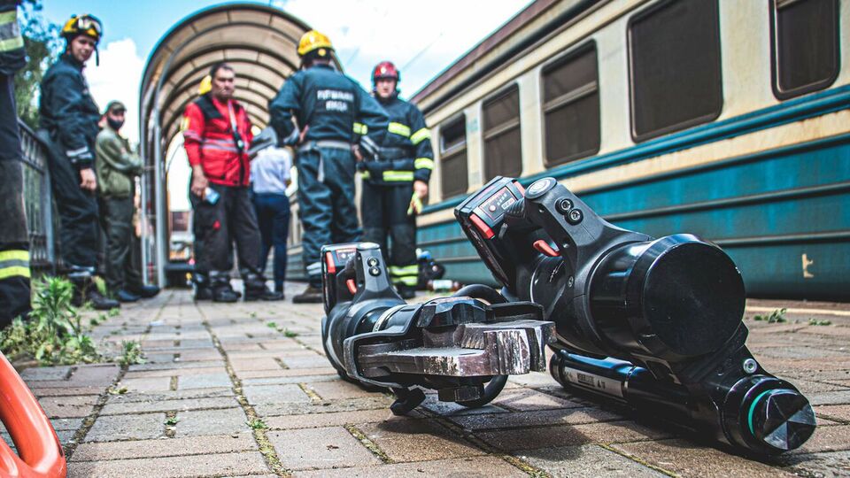 Тіло загиблого рятувальники діставали за допомогою гідравлічного інструменту
