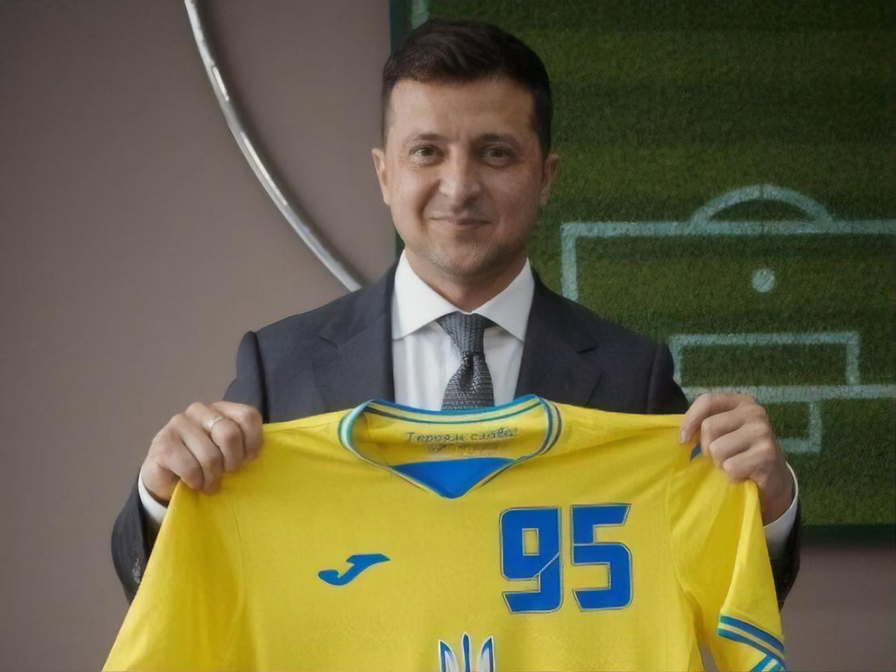 Футболка Зеленського відрізняється від інших номером