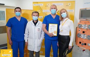 Обладнання дає змогу проводити різні види очищення крові у критичних ситуаціях, його застосовують для лікування пацієнтів із тяжкими гострими захворюваннями