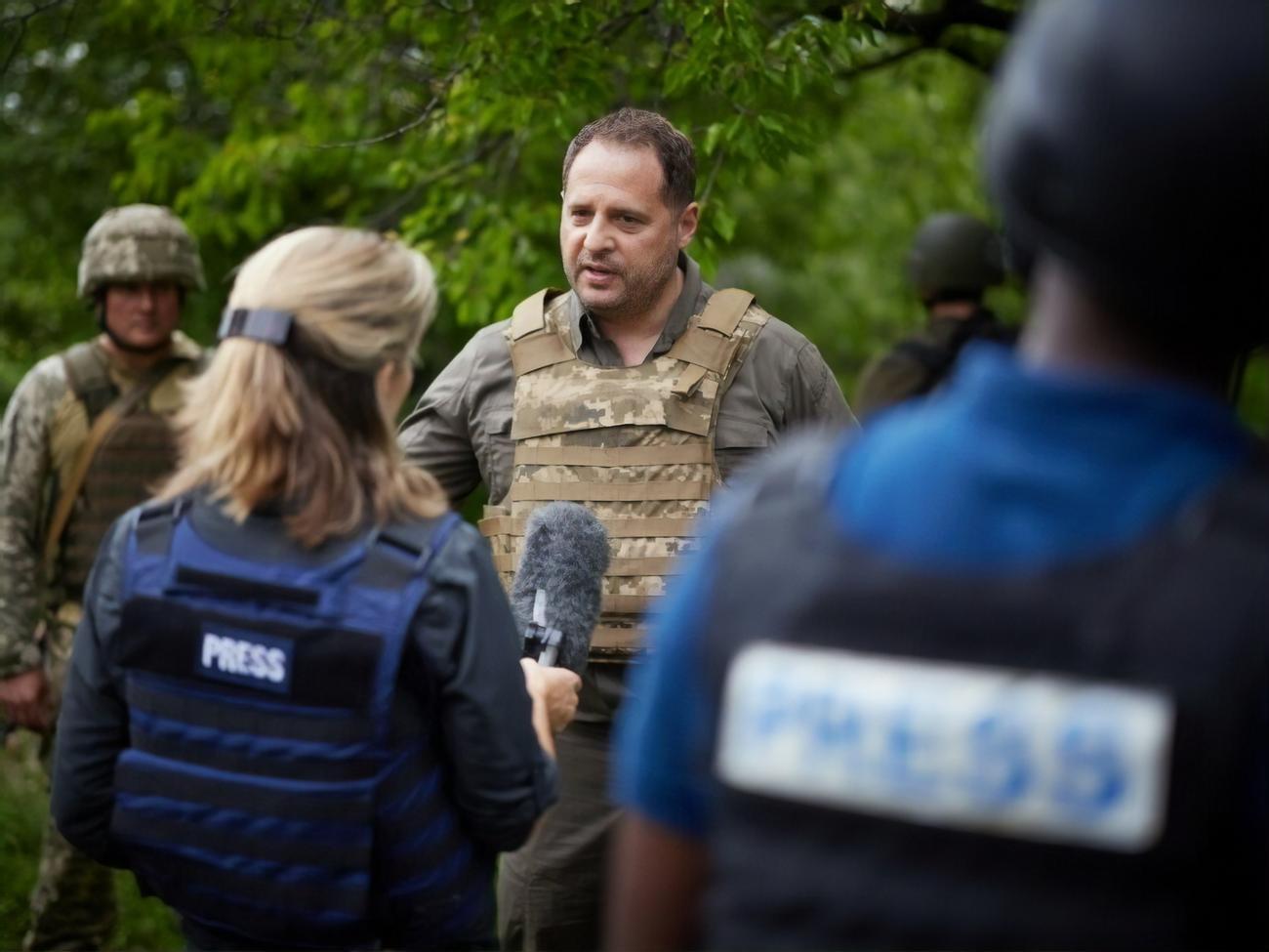 Єрмак заявив, що вирішувати без України будь-які питання, які стосуються України, нелогічно