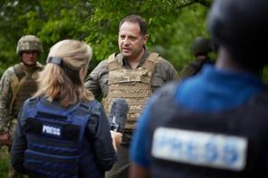 Єрмак заявив, що вирішувати без України будь-які питання, які стосуються України, нелогічно