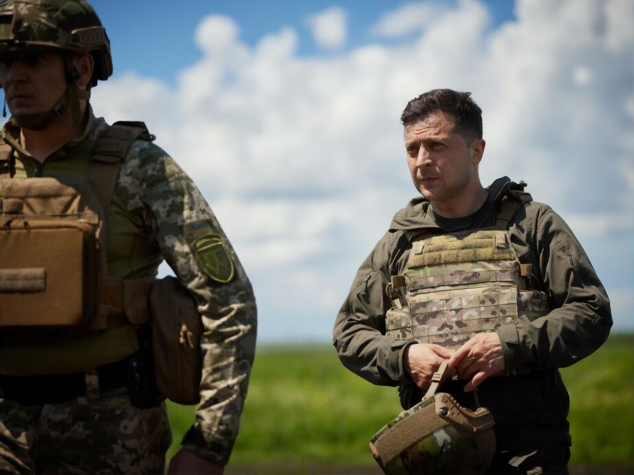 Зеленский поблагодарил украинских военных