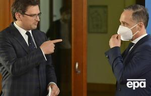 Кулеба (слева) рассказал немецким коллегам, как нужно действовать против РФ в нормандском формате