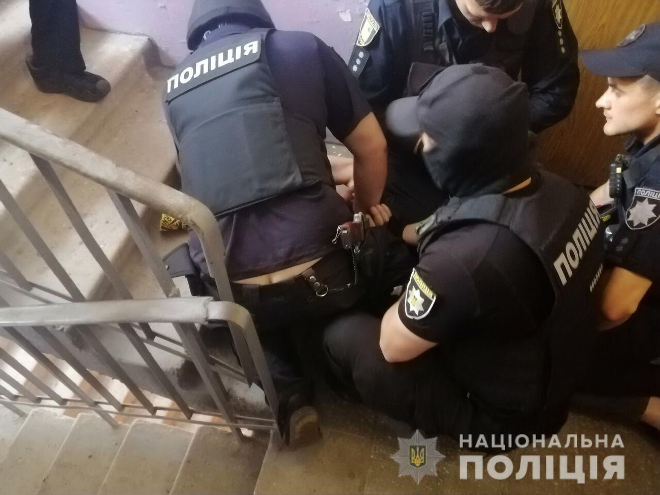 Поліція затримала чоловіка, його планують повідомити про підозру