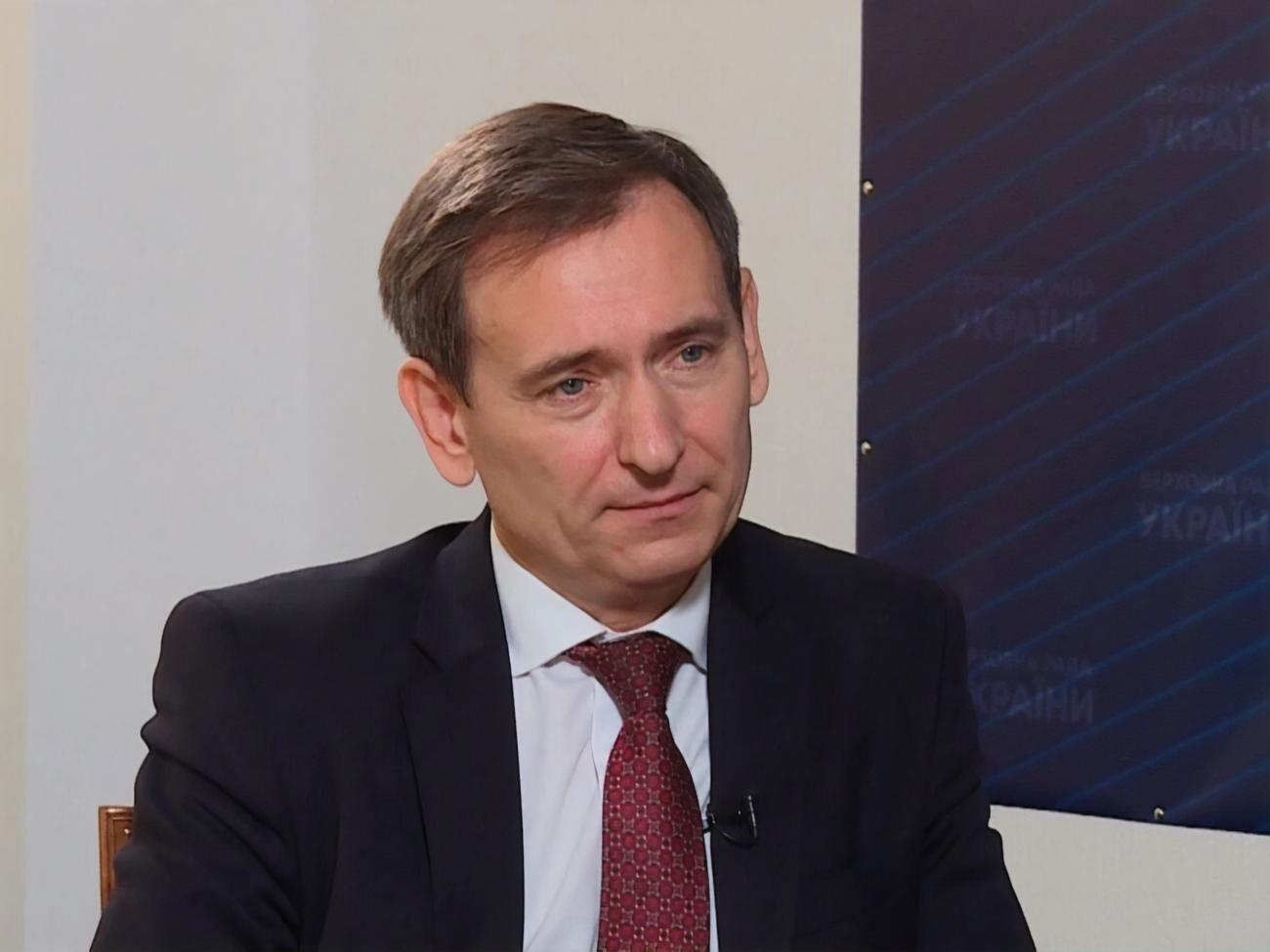 Веніславський підкреслює, що вирішувати буде КСУ