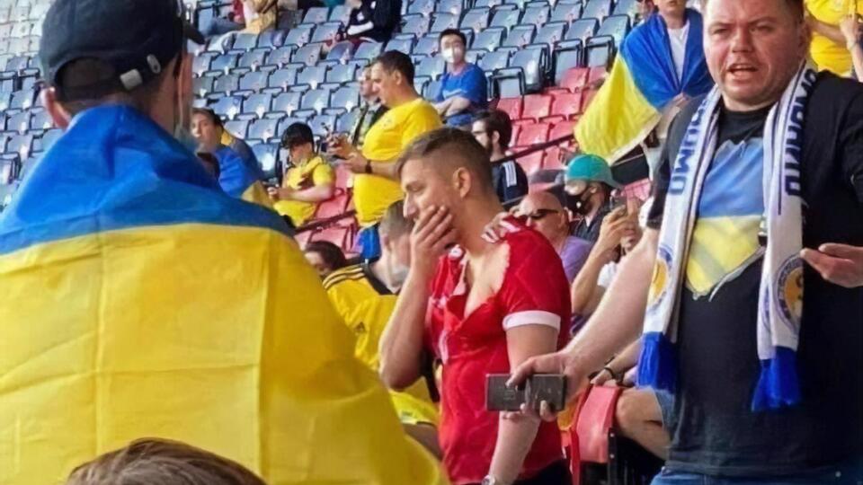 У посольстві Росії заявили, що фанат, про якого невідомо, чи є у нього російське громадянство, до дипломатів не звертався