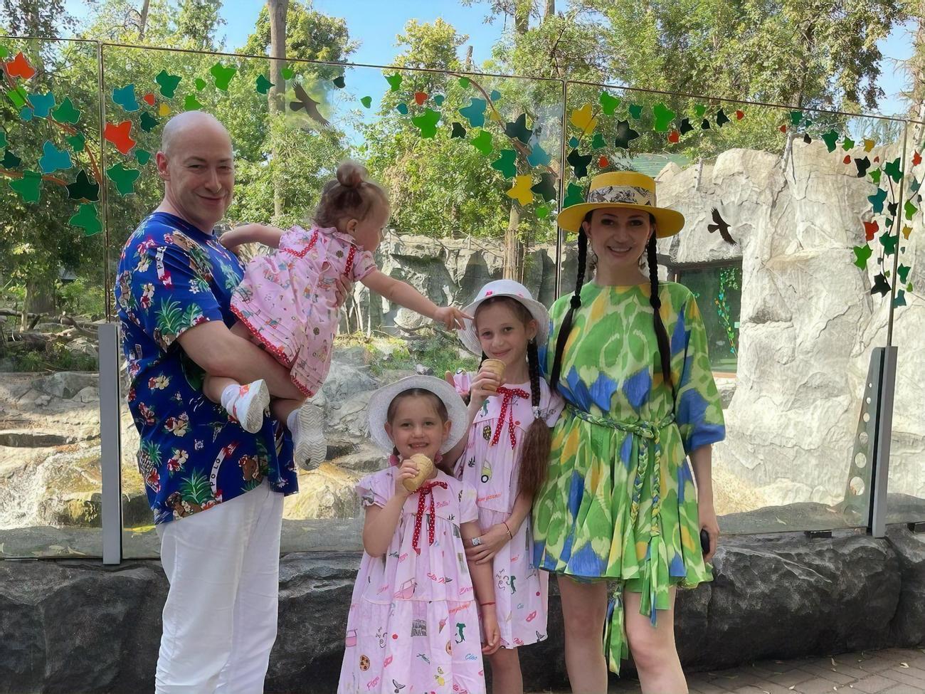 У Дмитрия Гордона и Алеси Бацман три дочери