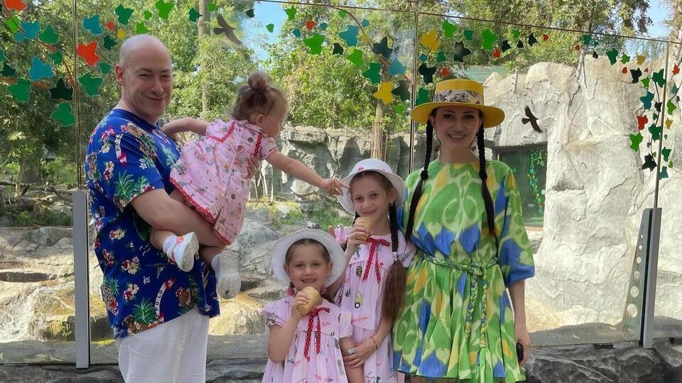 У Дмитрия Гордона и Алеси Бацман три дочери