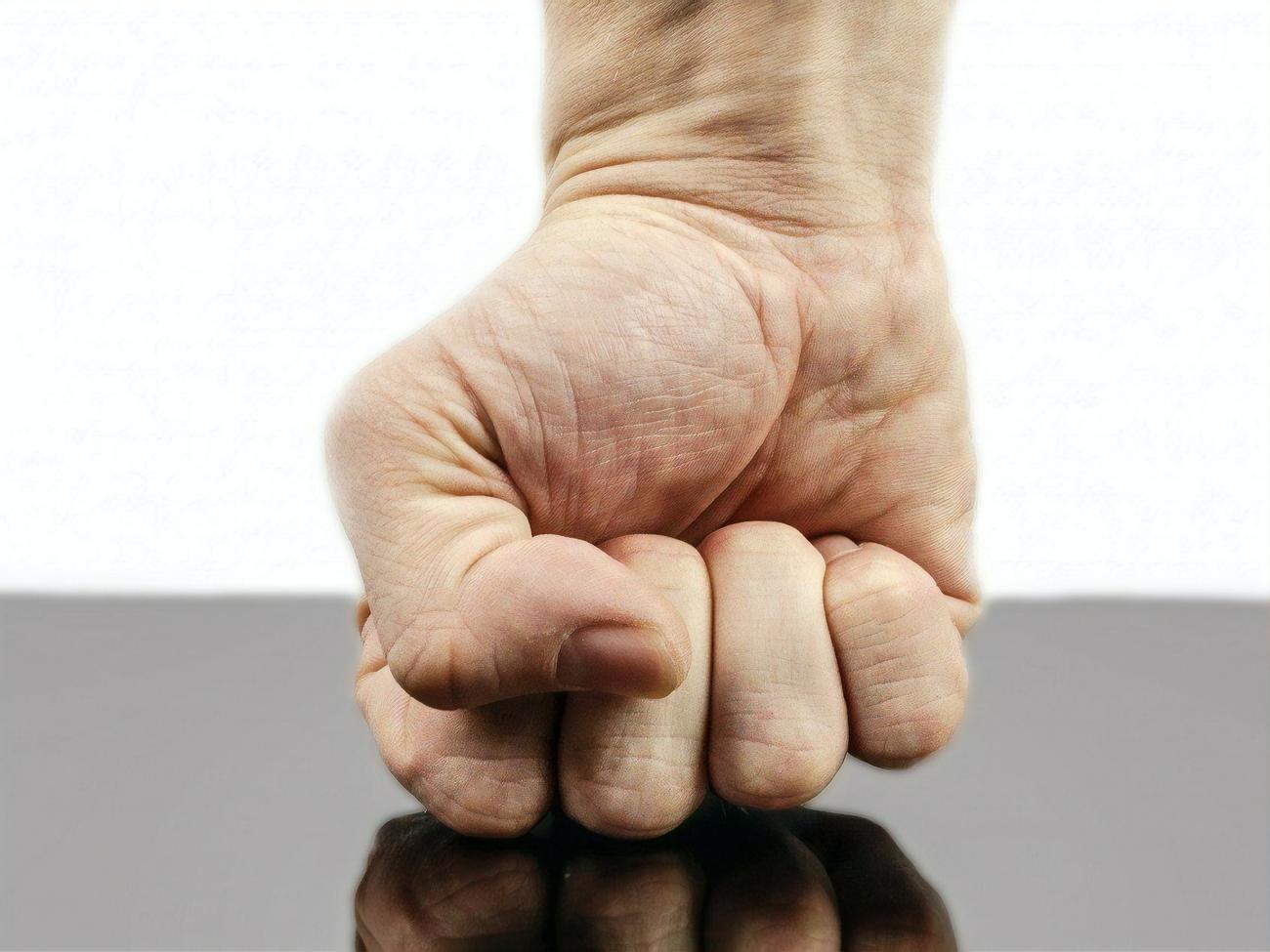 Мужчины опасаются преимущественно мужчин