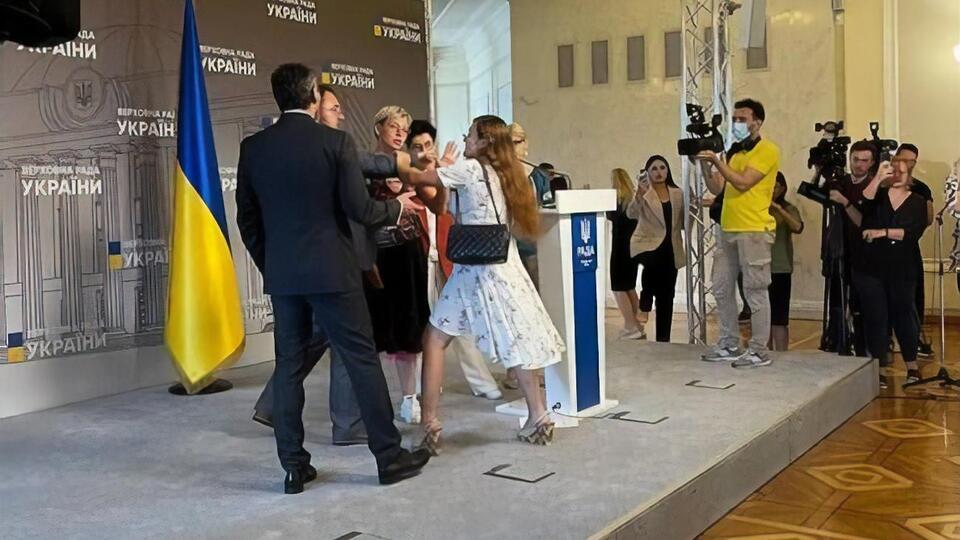 Активистка была недовольна запуском рынка земли