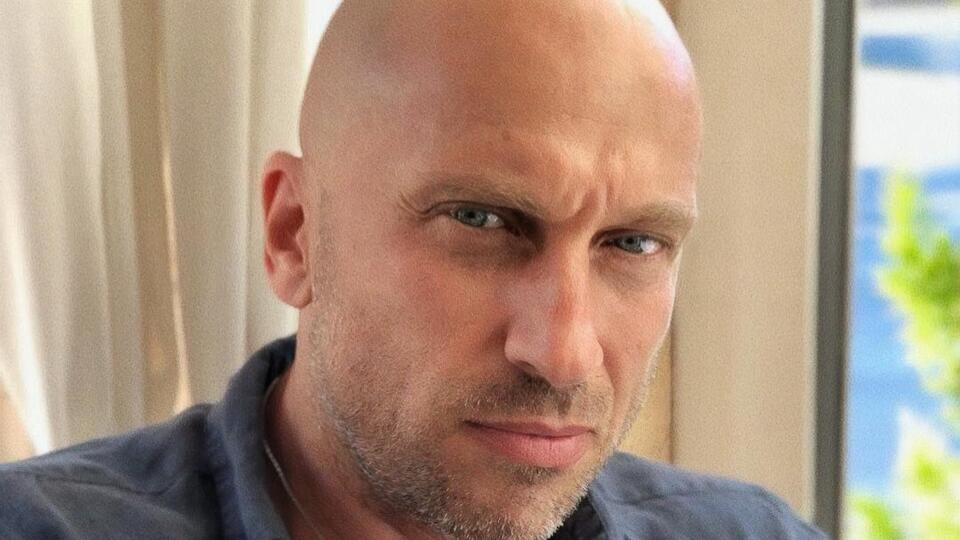 Нагієв: Шалено соромно, але якщо ви і далі хочете милуватися такою красою, то ось номер картки