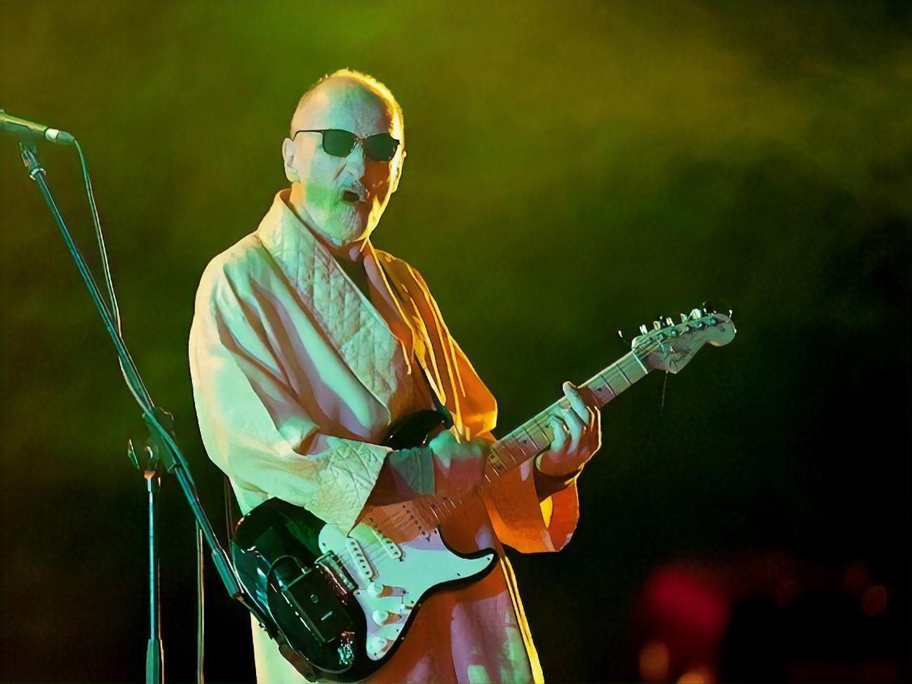 Мамонов під час виступу в Харкові 2011 року