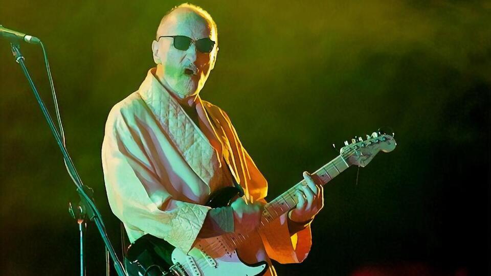 Мамонов во время выступления в Харькове в 2011 году