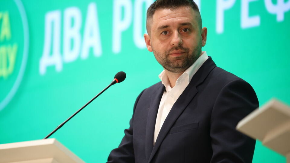 Арахамия: Чтобы принять в этом сезоне законопроект об олигархах, у нас есть два варианта: первый – это продлить еще на одну неделю пленарную работу, а второй – отложить это на сентябрь