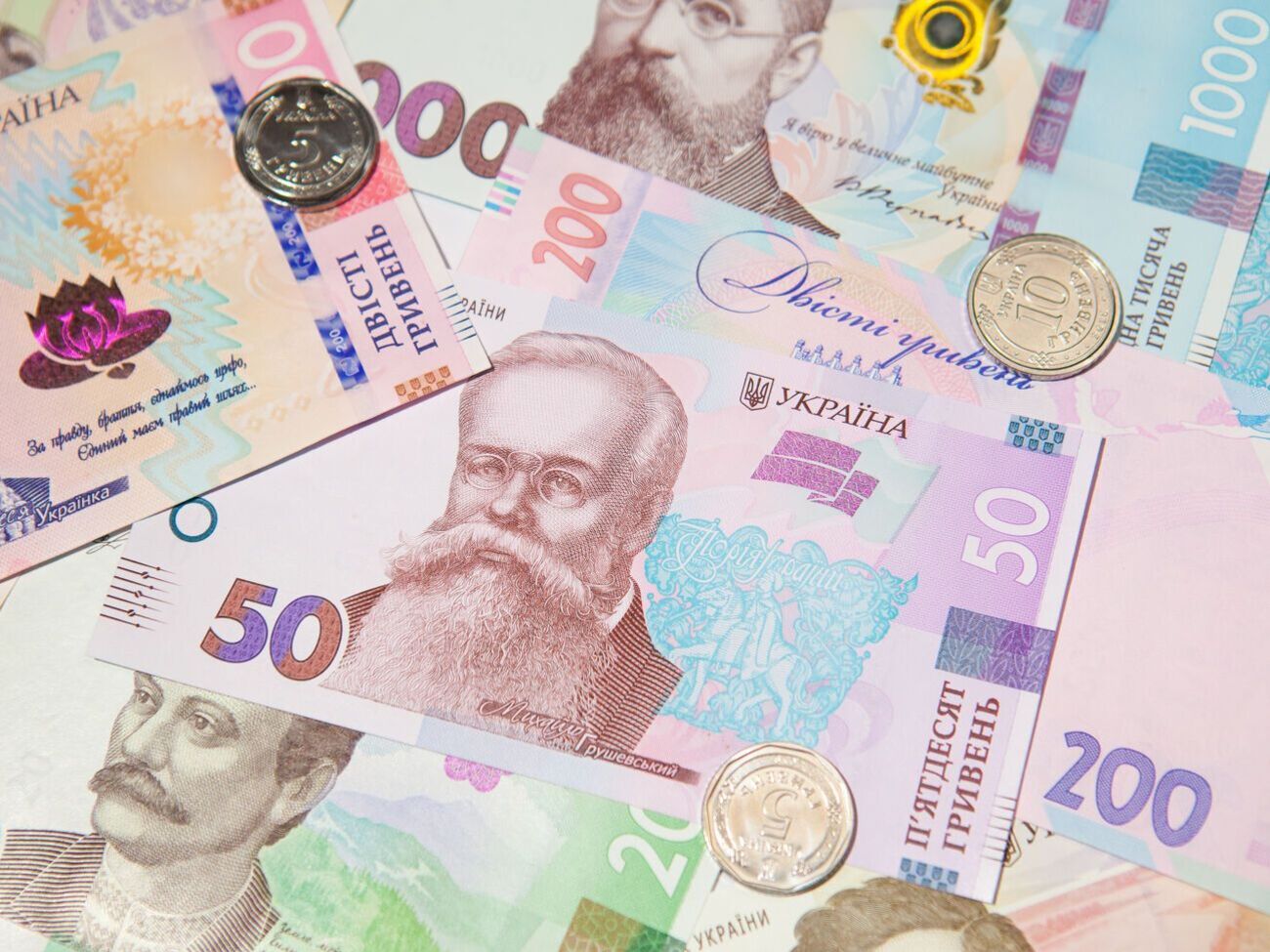 З 1 липня встановлено підвищення в розмірі 100 грн до страхової пенсії, призначеної у 2019–2020 роках, зазначили в Мінсоцполітики