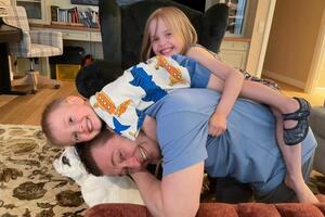 Безруков с младшими детьми Марией и Степаном