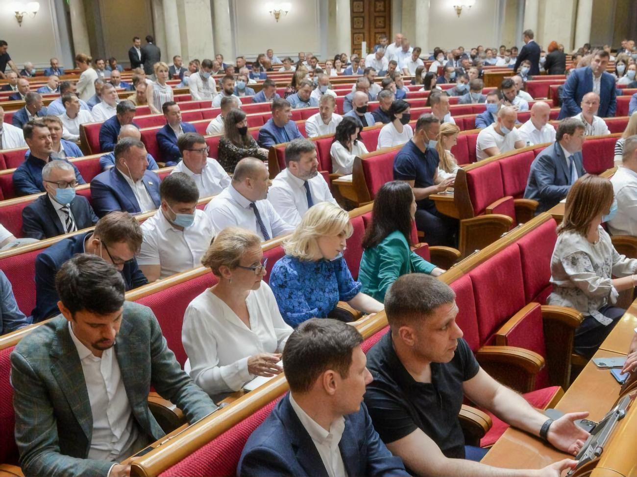 Законопроект об олигархах Рада приняла в первом чтении