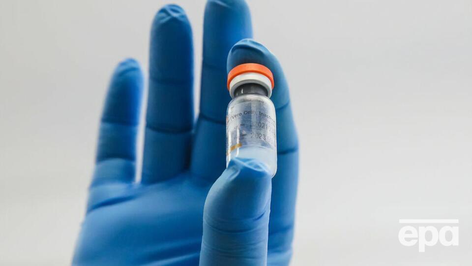 Вакцинацію проти коронавірусу в Україні розпочали 24 лютого