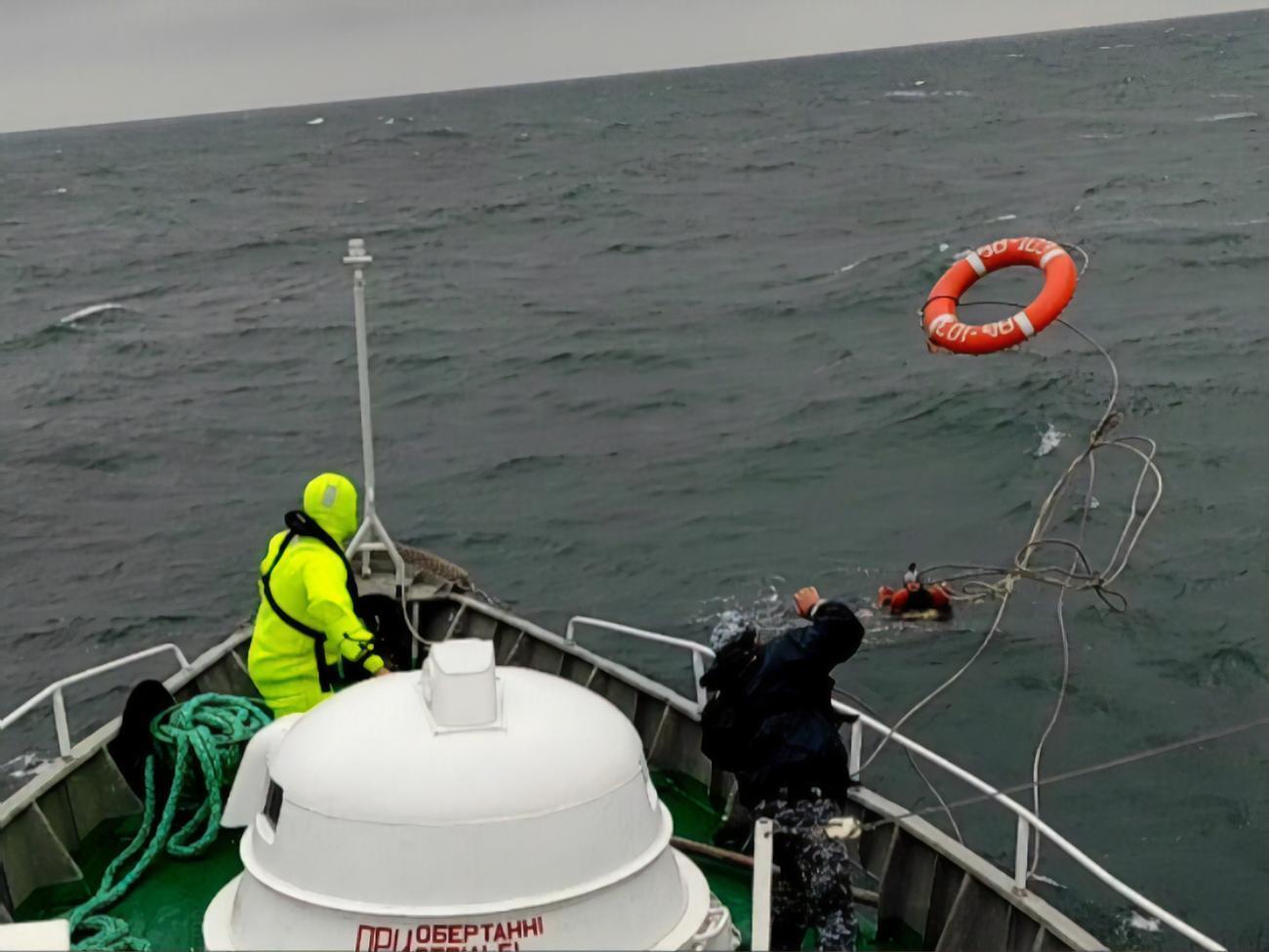 Десантник був у воді понад дві години