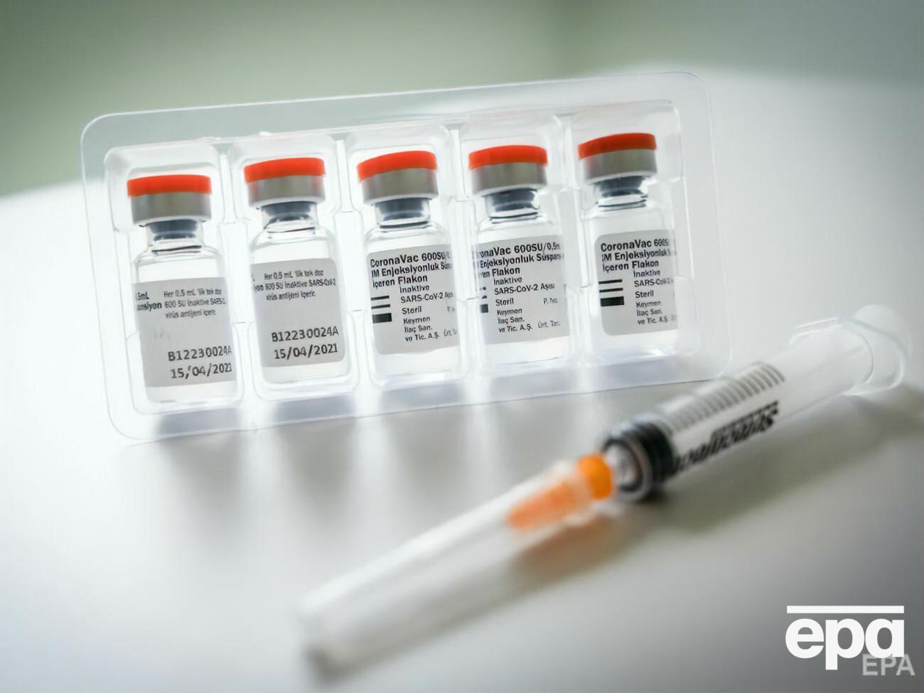 Україна очікує на постачання понад 5 млн доз CoronaVac у липні