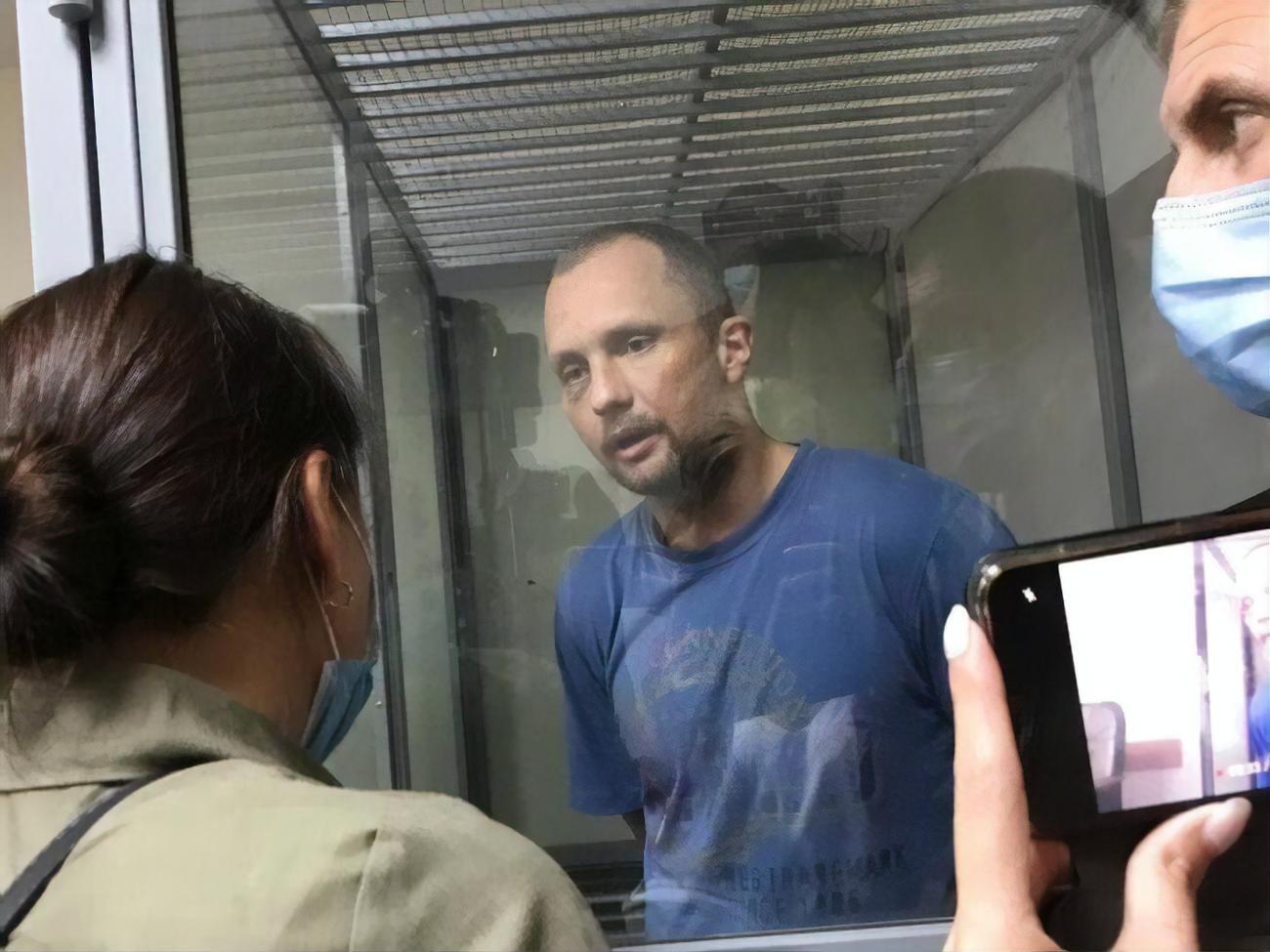 Мартынюк говорил, что полицейские не показывали удостоверения