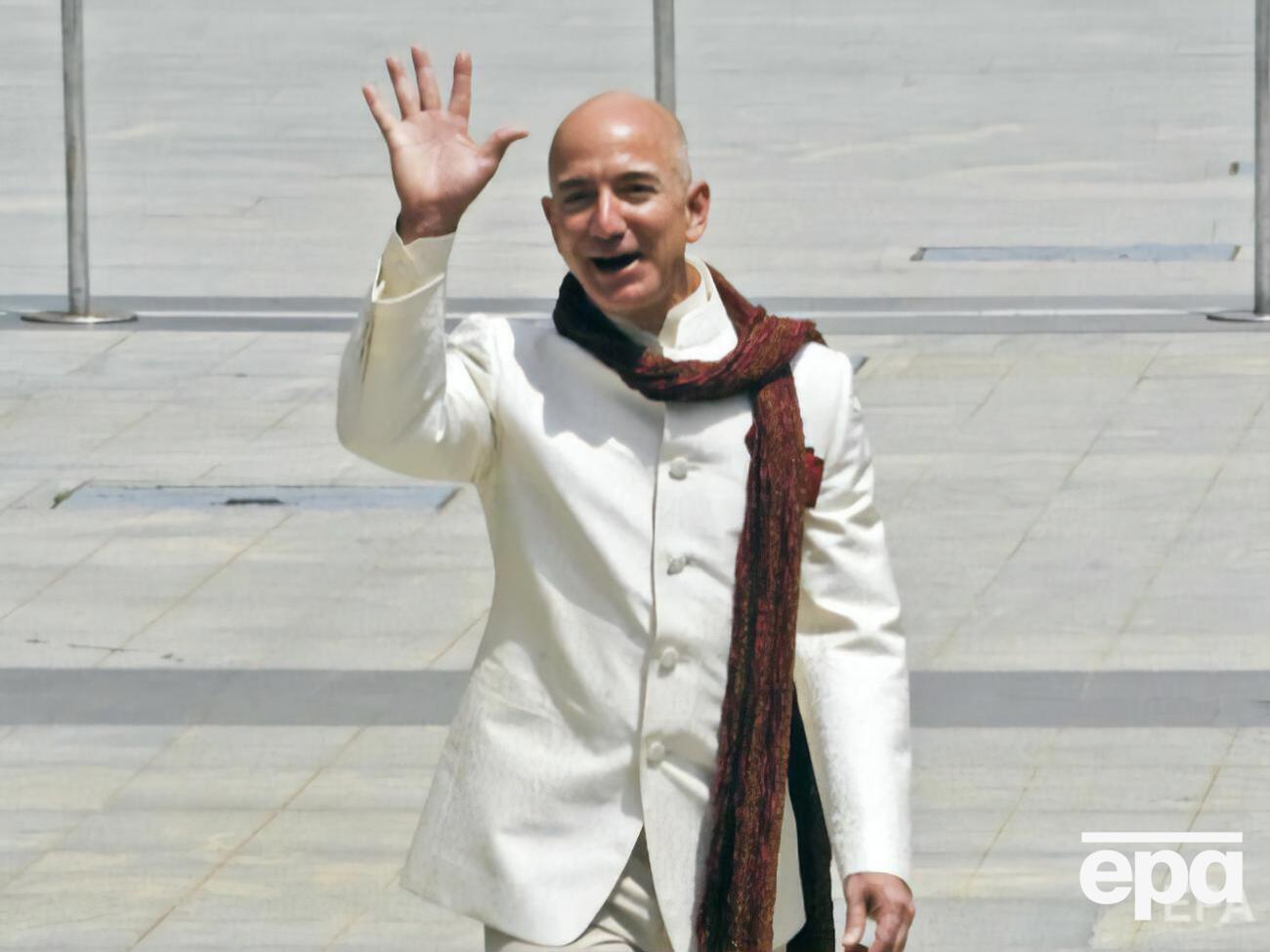 Fobres оцінив статки Безоса у $212,4 млрд