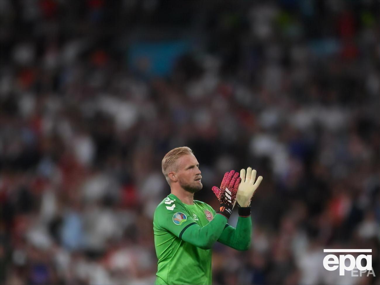 Болельщики сборной Англии пытались ослепить вратаря сборной Дании Шмейхеля